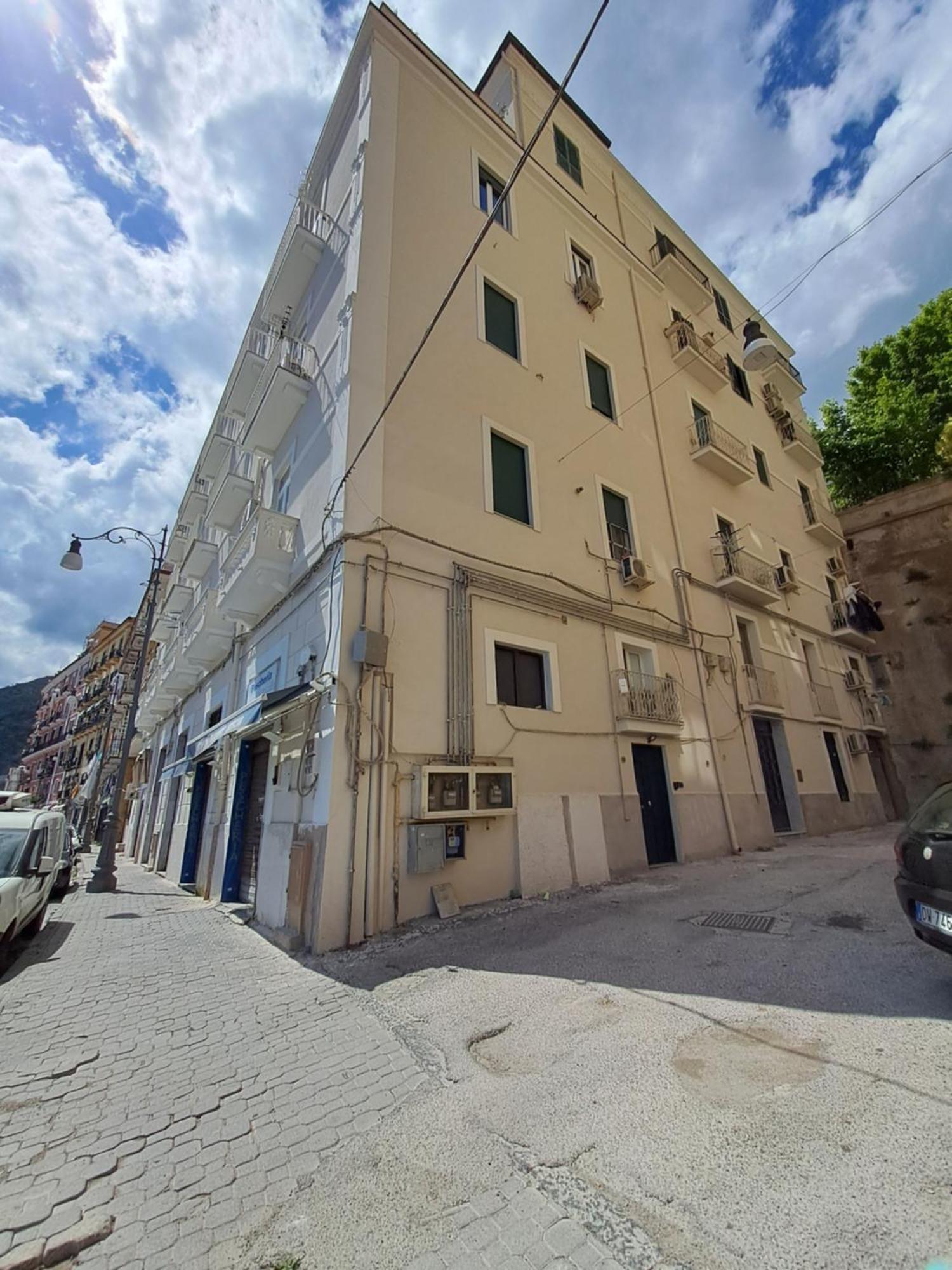 Ti Porto Al Centro Unforgettable Moments Apartment ซาแลร์โน ภายนอก รูปภาพ