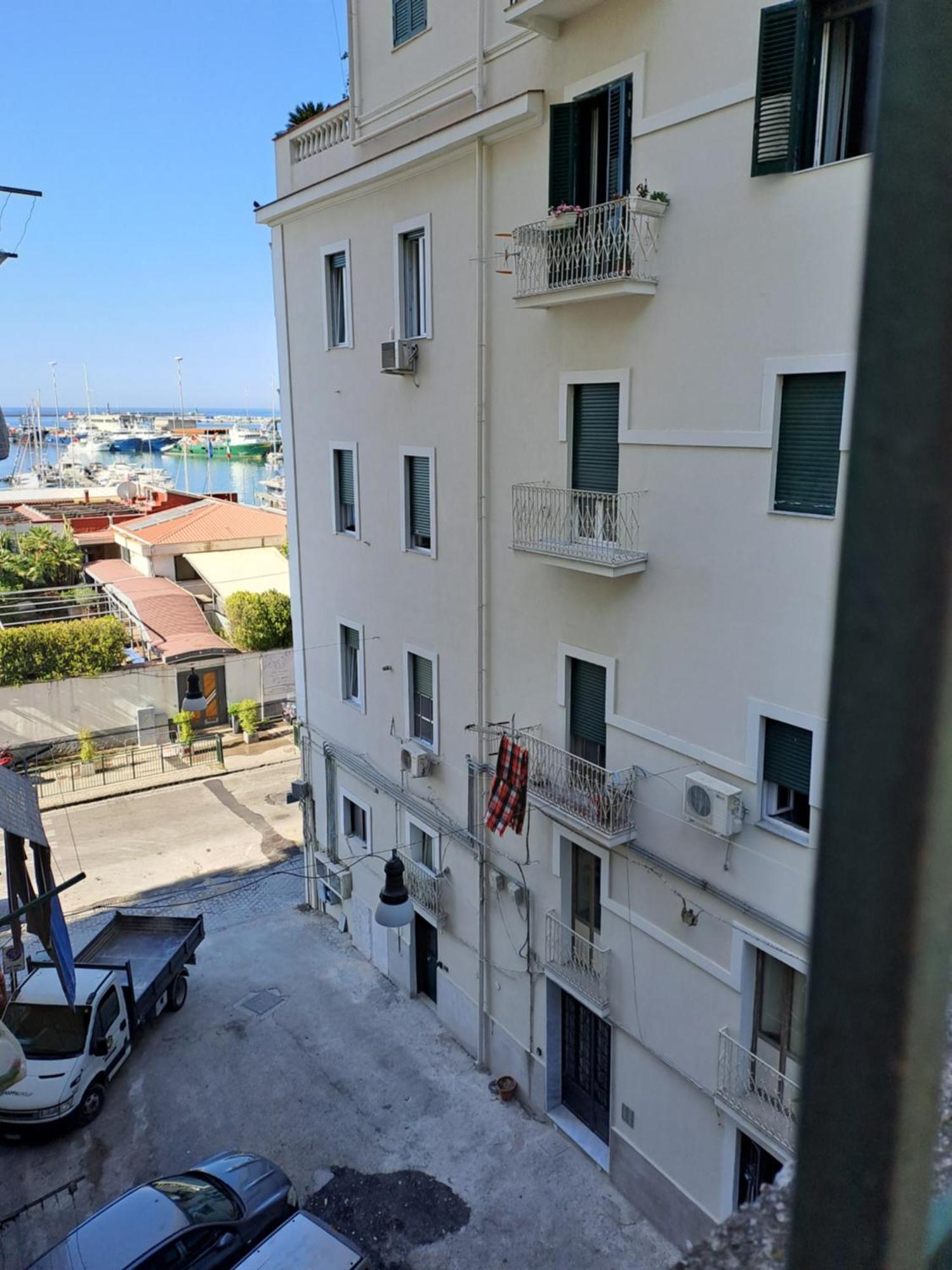 Ti Porto Al Centro Unforgettable Moments Apartment ซาแลร์โน ภายนอก รูปภาพ