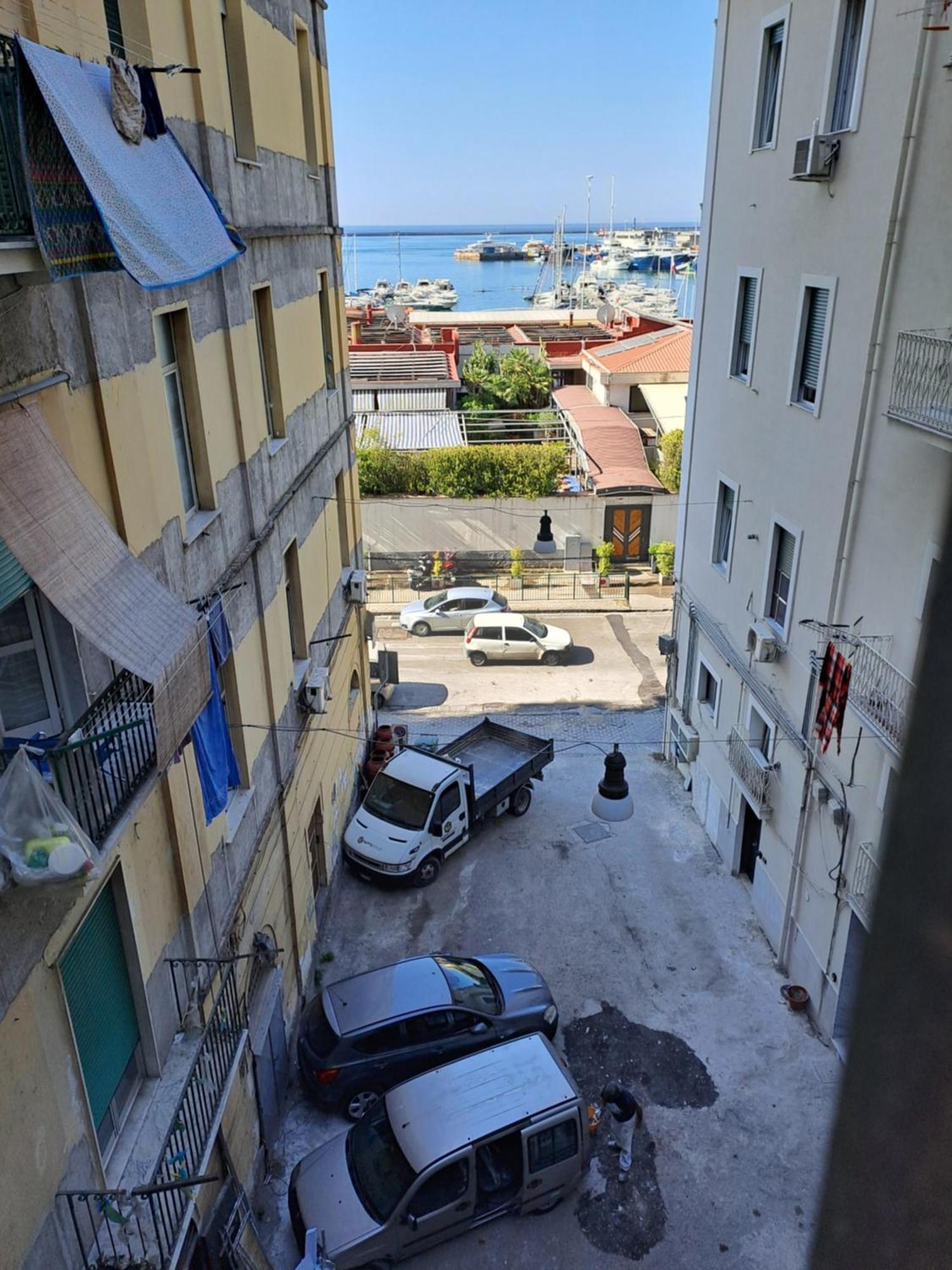Ti Porto Al Centro Unforgettable Moments Apartment ซาแลร์โน ภายนอก รูปภาพ